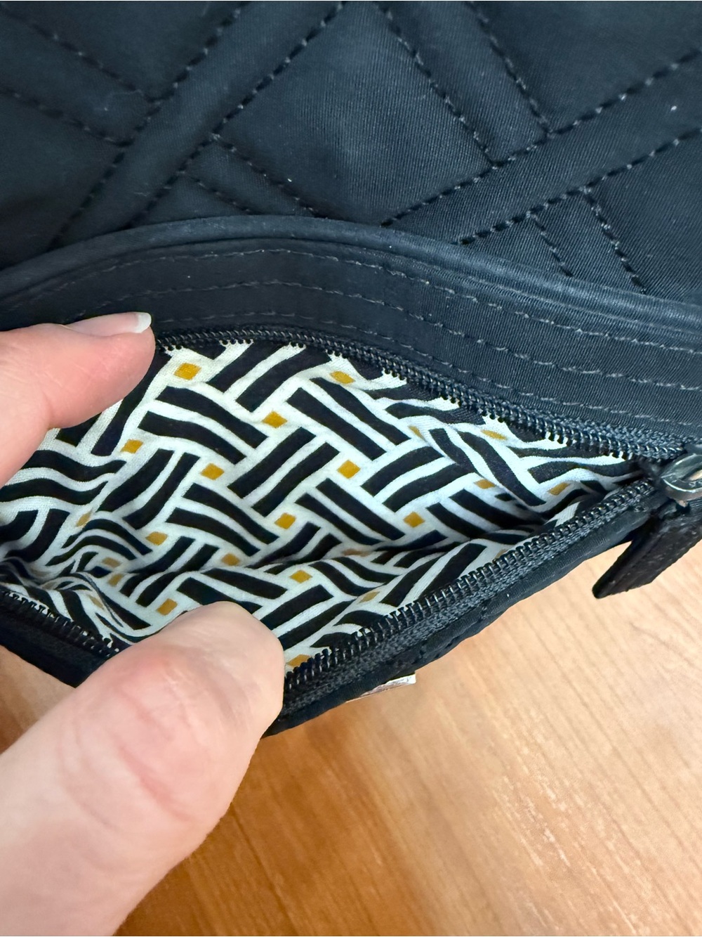 Vera Bradley Black Quilted Crossbody Shoulder Bag - Picture 4 of 7